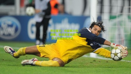 开云官方：中超第26轮前瞻，保级泥潭混战升级 沪上双雄齐陷逆境