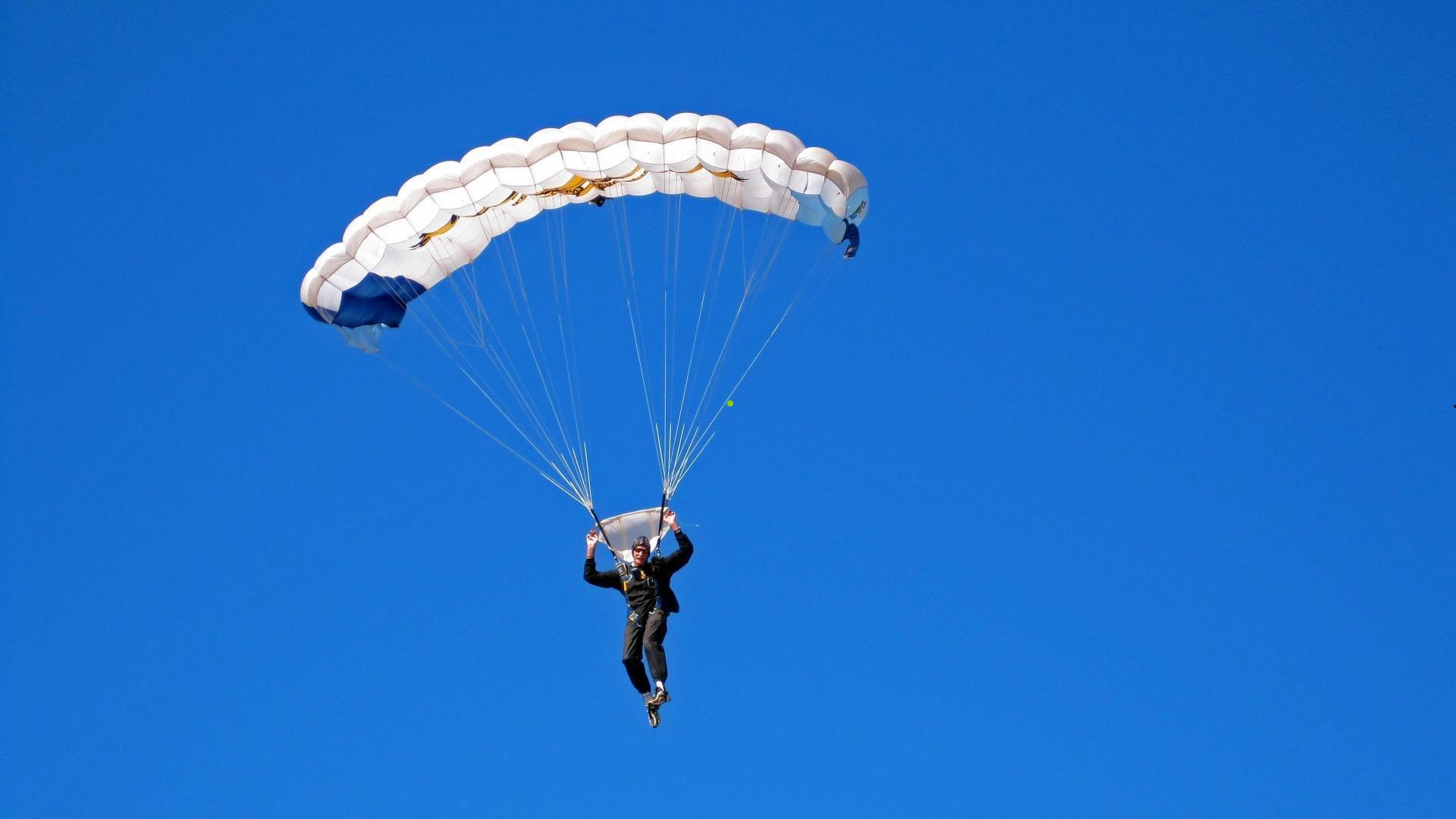 鲁能足协杯夺冠终结亚军魔咒，坎坷赛季以荣耀圆满收官
